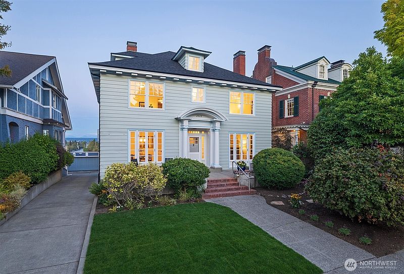 2nd image of 2822 10th Avenue E