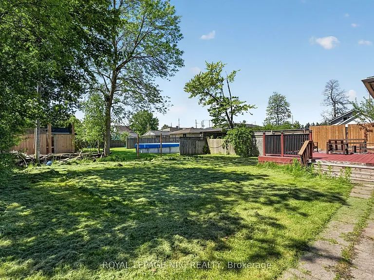 268 Henrietta St — Photo 44