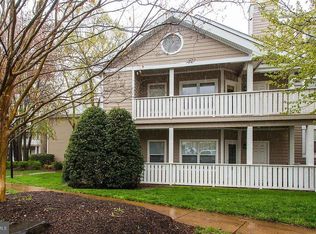 14316 Climbing Rose Way APT 202, Centreville, VA 20121