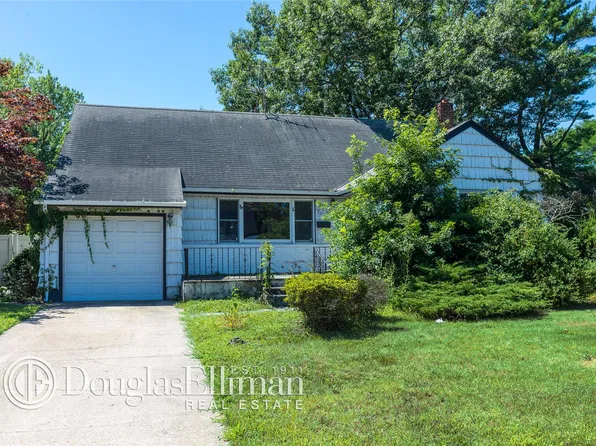 3793 Guy Dr, Seaford, NY 11783
