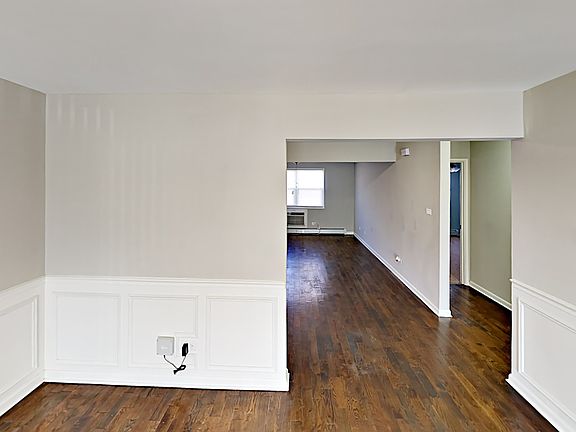 4th image of 5644 W 105th St
