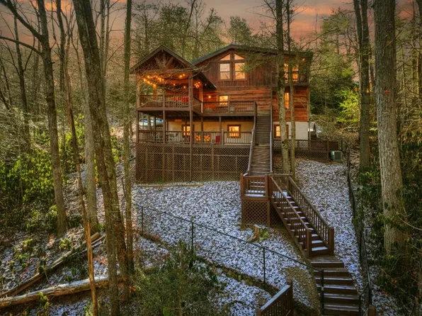 134 Hemlock Cir, Blue Ridge, GA 30513