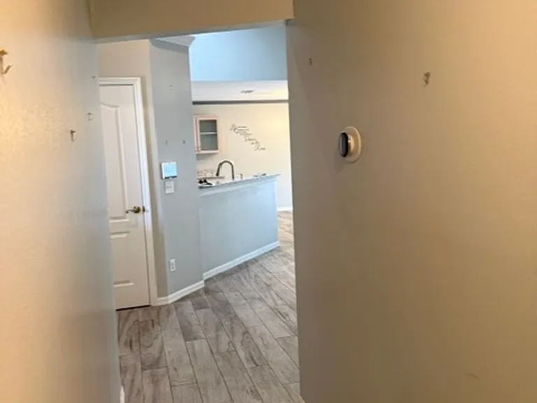 6633 Foxmoor Dr — Photo 16