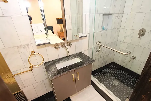 Rented by REAL New York | media 31