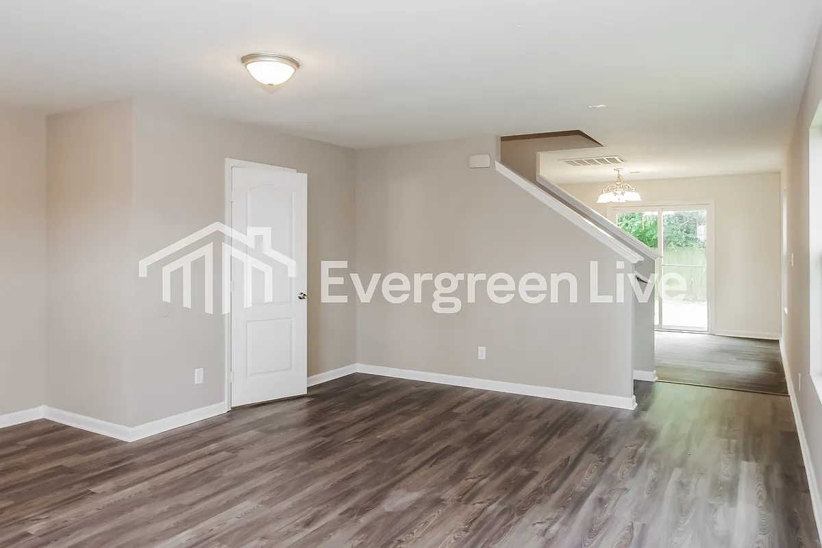 Building Photo - 16750 Wellhouse Dr