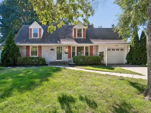 3909 NE 50th St, Kansas City, MO 64119