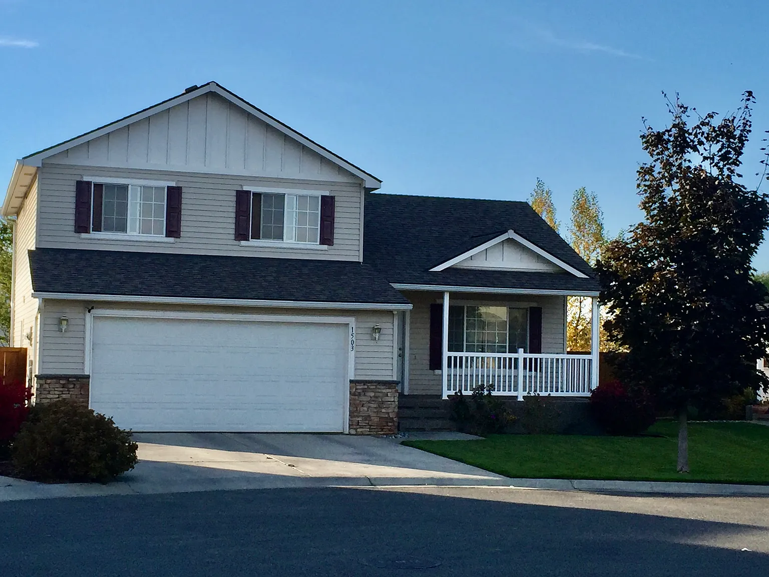 3 bed, 2.5 bath, 2250 sqft, $2,850 — Photo 1