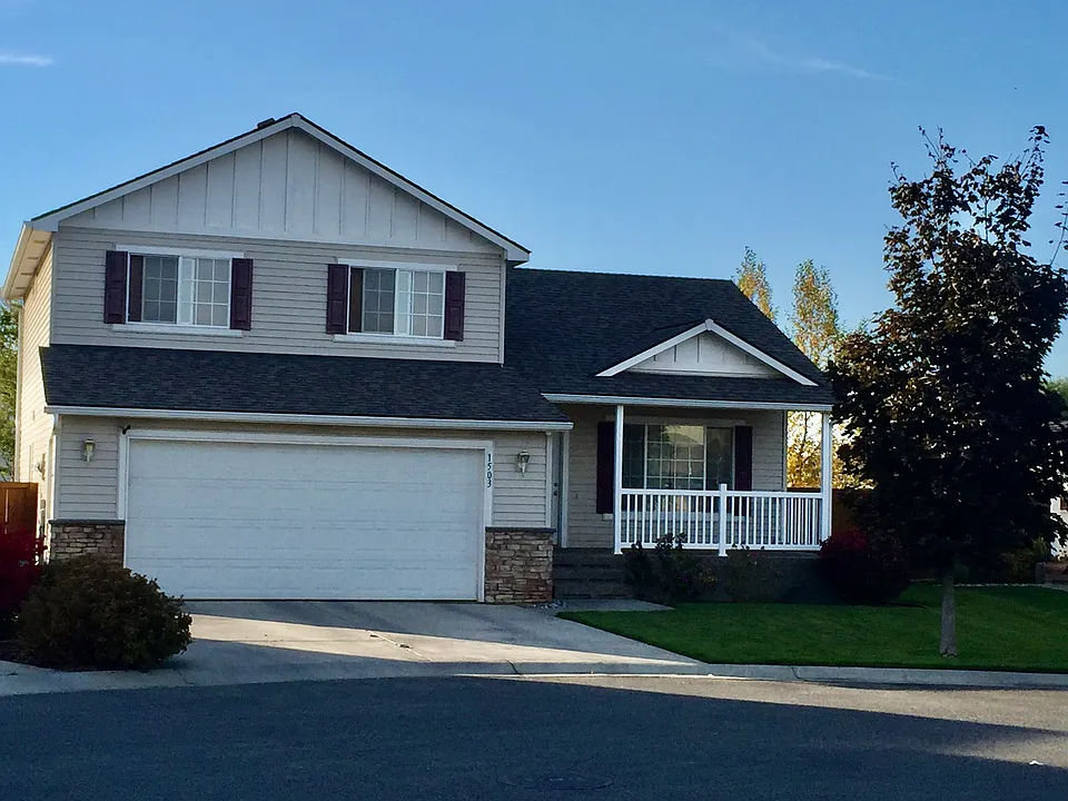 1503 E Vanetta Ln