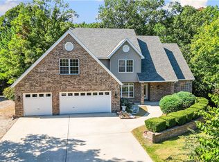 2 Morganshire Dr, Bella Vista, AR 72714