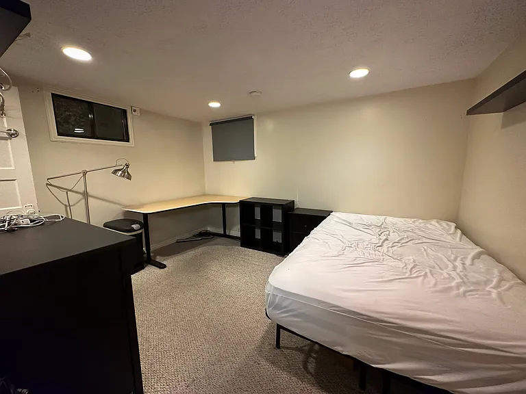 (this room not currently available)