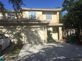 8512 E Southgate Shores Cir, Fort Lauderdale, FL 33321