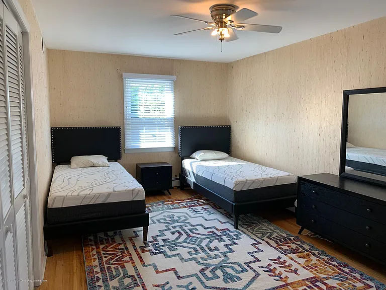 279 Lake Ave — Photo 11