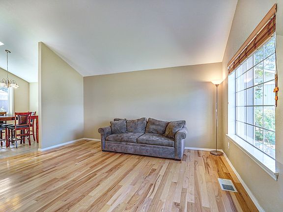 5th image of 12122 124th Street Ct E