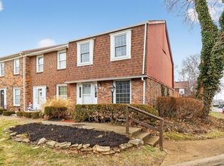671 Simbury St, Columbus, OH 43228