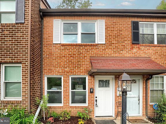 2nd image of 46 Park Vallei Ln #46