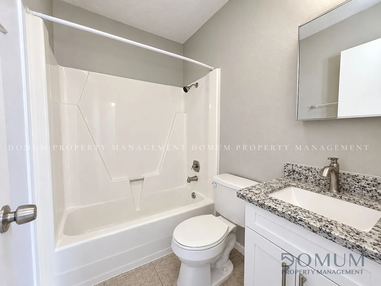 102 South Holland Avenue - F — Photo 2