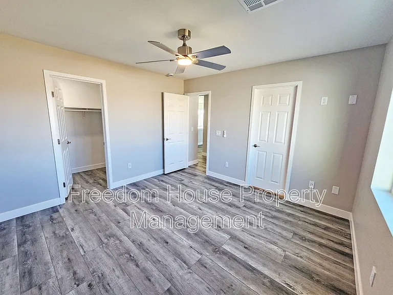 581 Valiant Ave — Photo 17