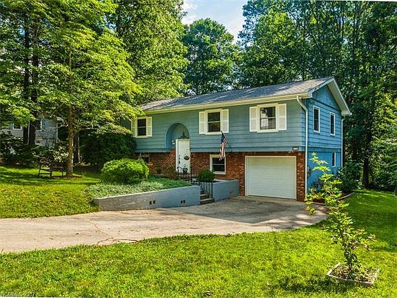 3rd image of 40 Springside Dr