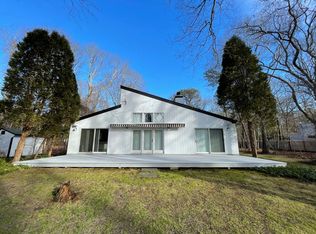 403 Montauk Hwy, Wainscott, NY 11937