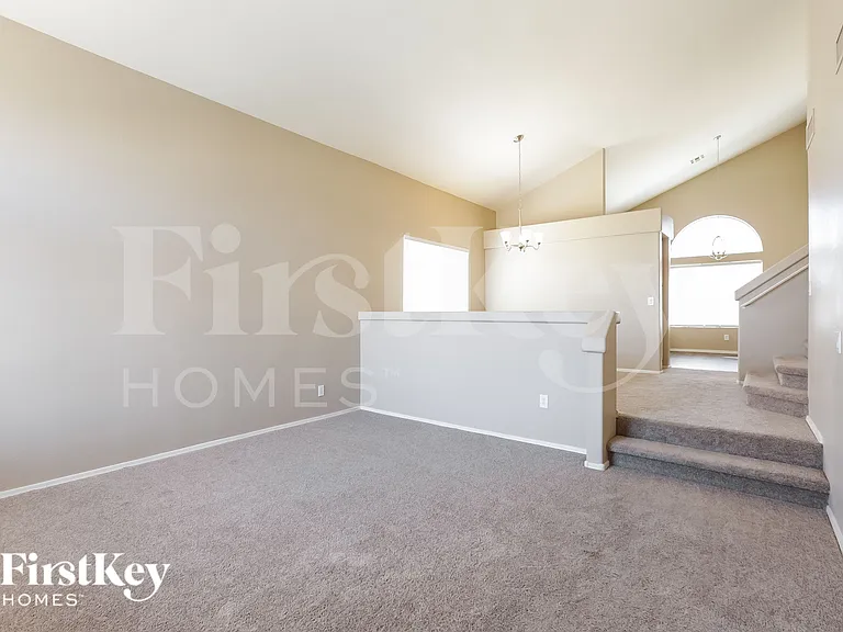 11009 W Frier Dr — Photo 4