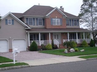 49 Monkton Rd, Manalapan, NJ 07726