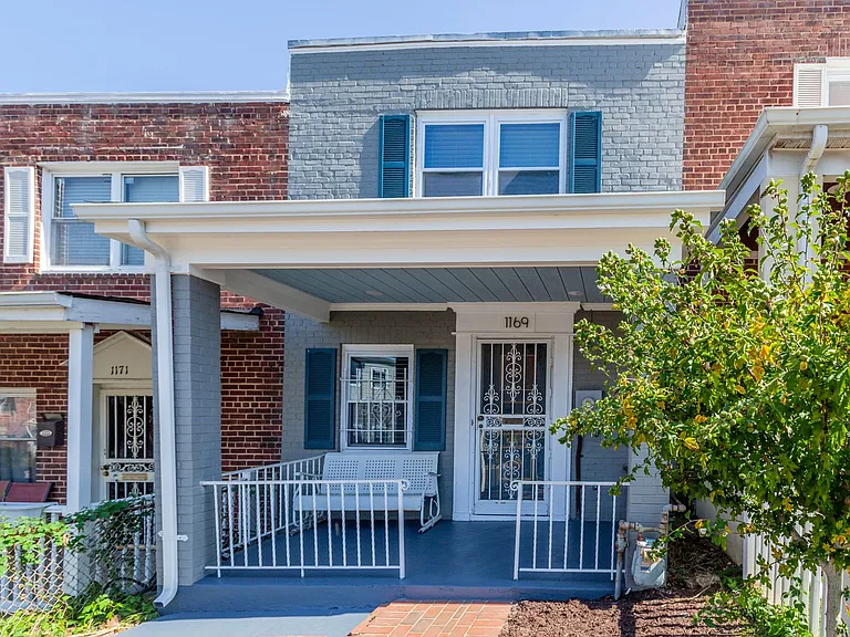 1169 Summit St NE — Photo 3