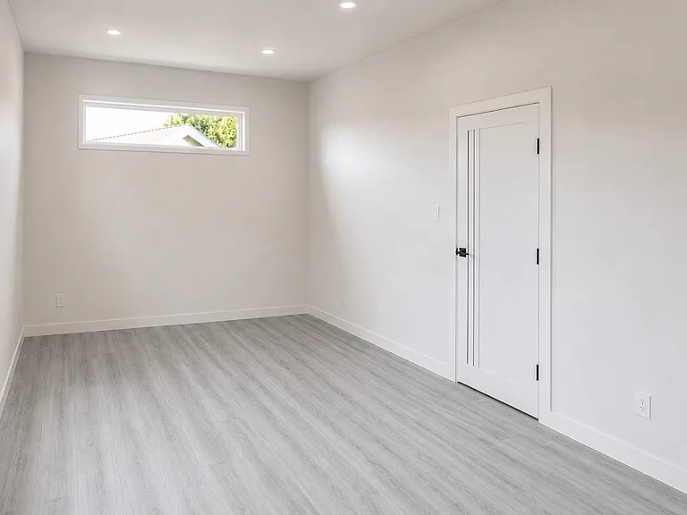 15217 Roya St — Photo 19