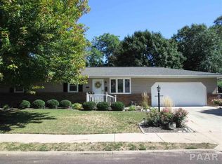 1324 Veerman St, Pekin, IL