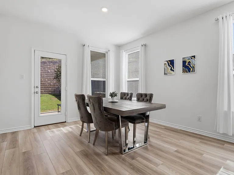 15415 Oceanus Dr — Photo 5