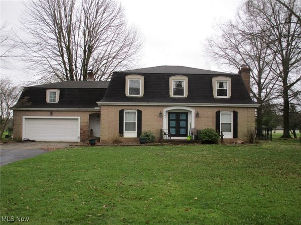 3701 Villa Marie Rd, Lowellville, OH 44436