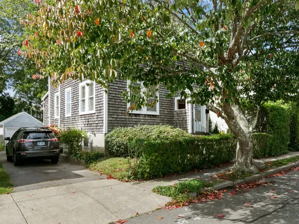 42 Almy St, Newport, RI 02840