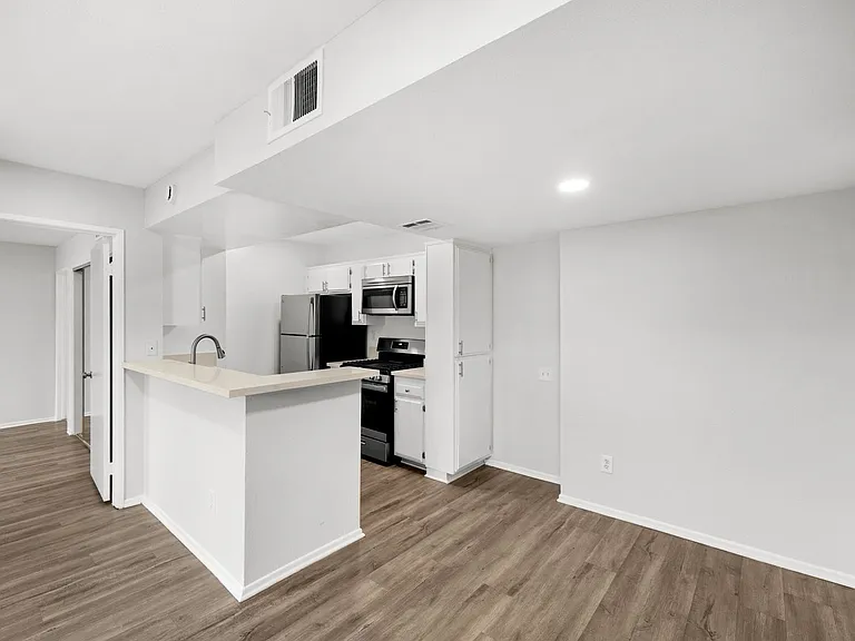 4432 Coldwater Canyon — Photo 8