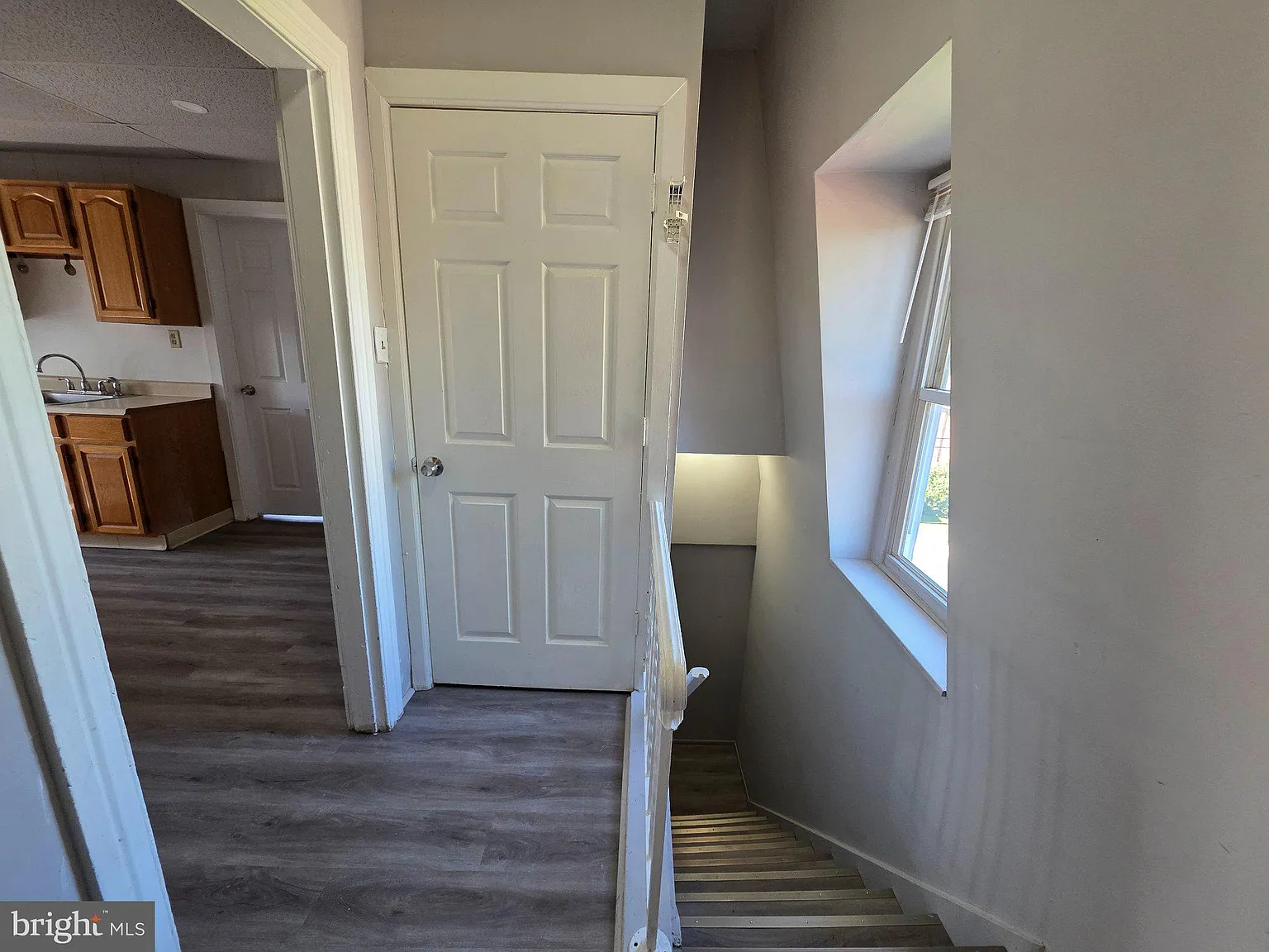 1 bed, 1.0 bath, 3048 sqft, $1,300 — Photo 3