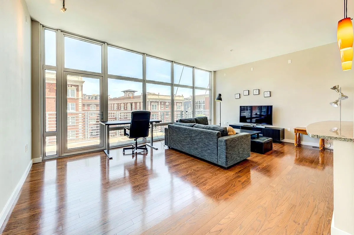 1 bed, 1.5 bath, 1036 sqft, $2,000 — Photo 4