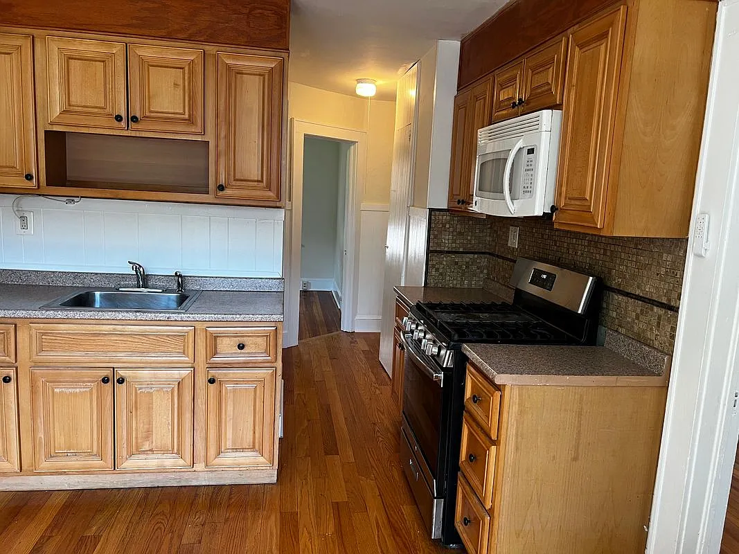 2 bed, 1.0 bath, 871 sqft, $2,500 — Photo 3