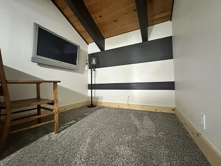 3115 N Lake Blvd #18 — Photo 12