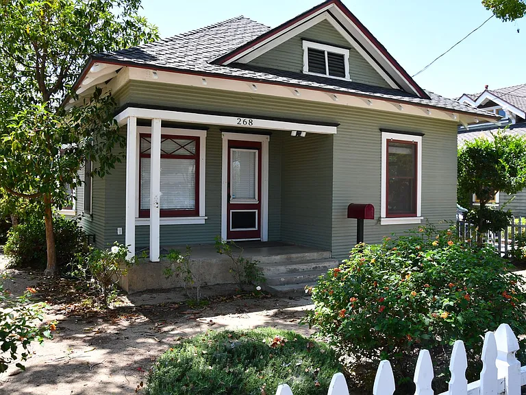 264-268 N Grand Ave — Photo 51