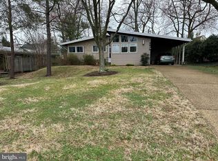 2919 Meadow View Rd, Falls Church, VA 22042