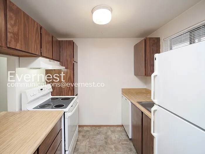 3312 I St NE #D102 — Photo 5