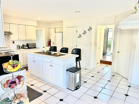 2nd image of 8531 Payson Dr