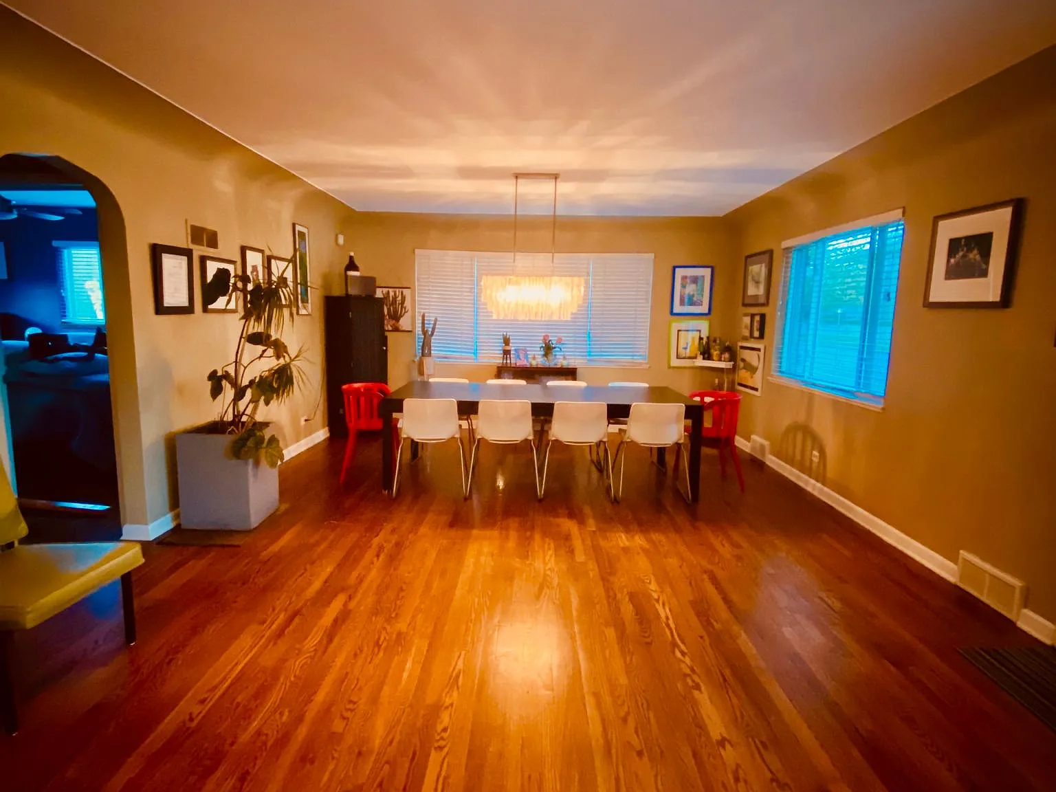 4 bed, 2560 sqft, $3,800 — Photo 3