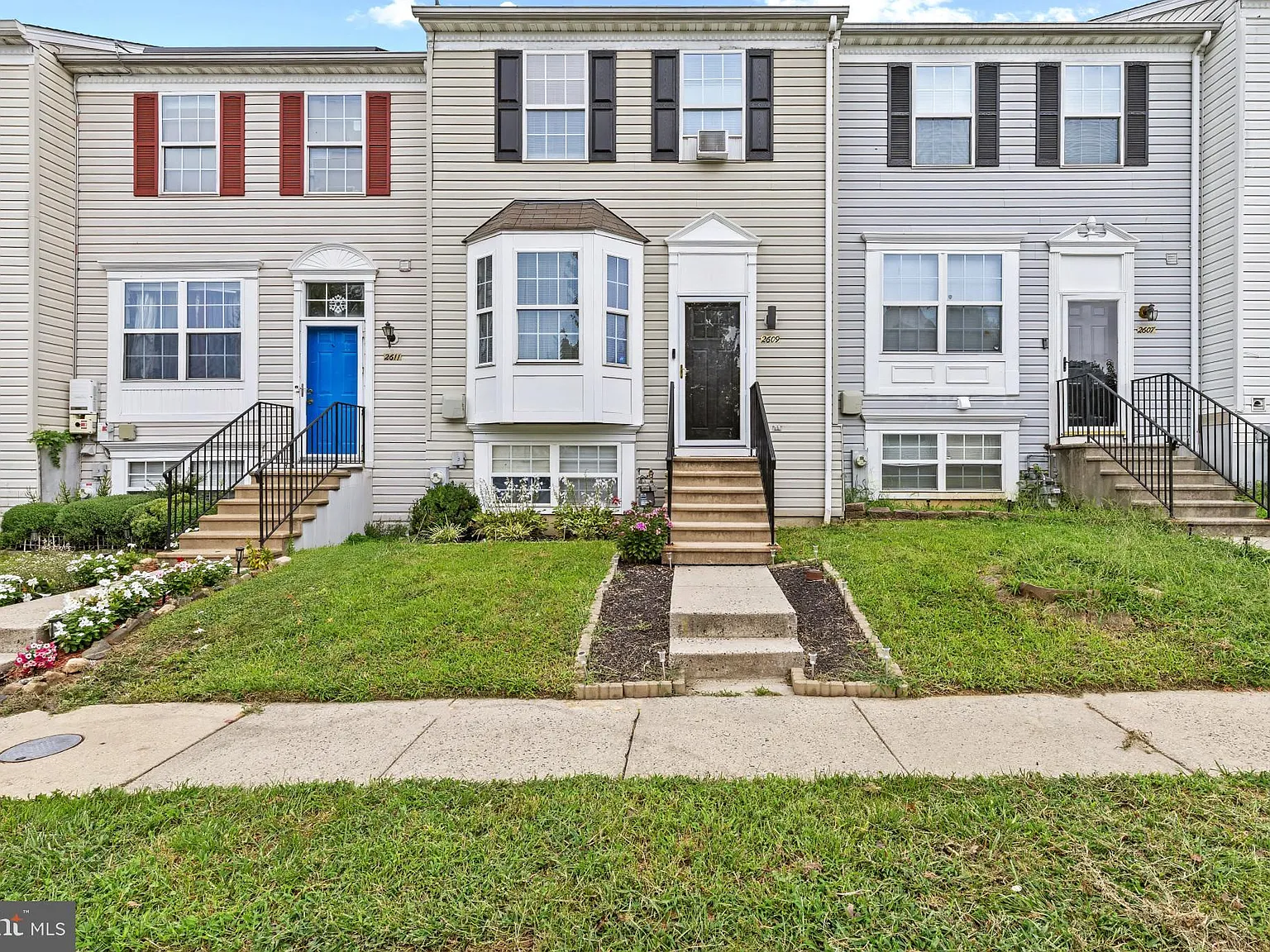 3 bed, 2.0 bath, 1444 sqft, $2,250 — Photo 1
