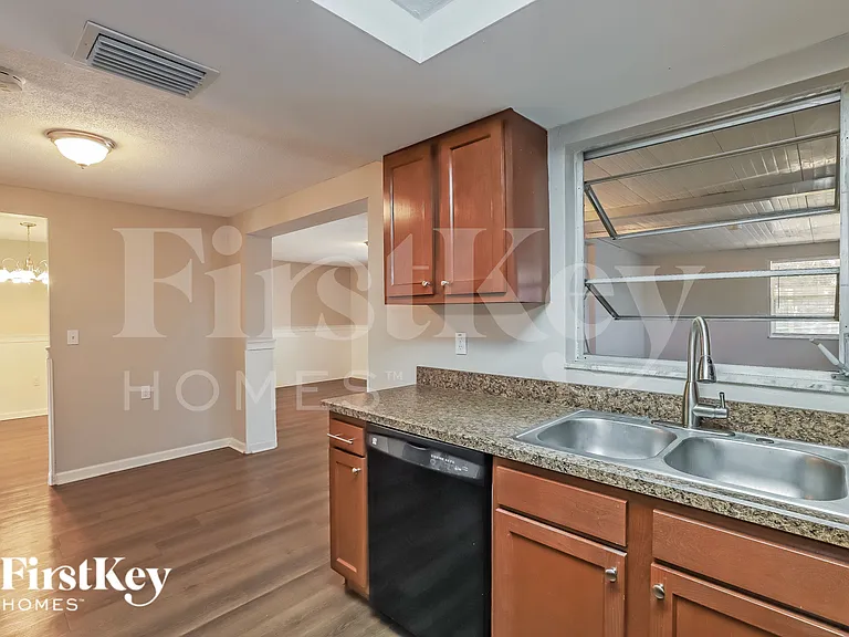 10805 Piccadilly Rd — Photo 7