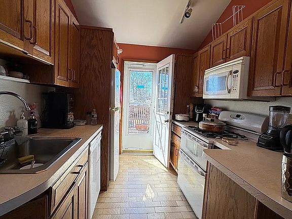 5th image of 1768 S Railroad Ave #2