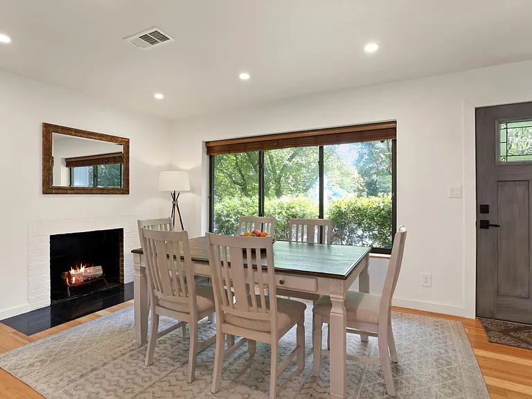 2360 S Arlington Ridge Rd — Photo 4