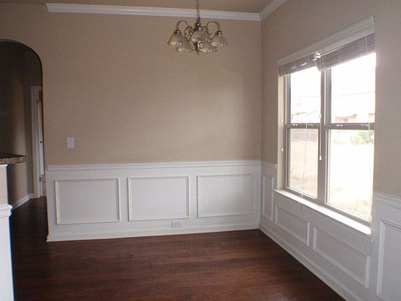 5th image of 603 Village East Cir