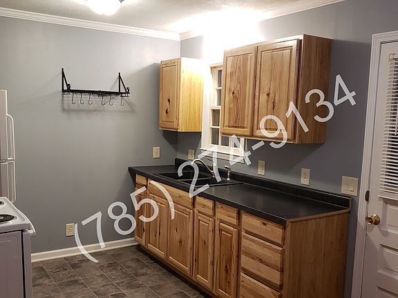 5th image of 524 Montrose St