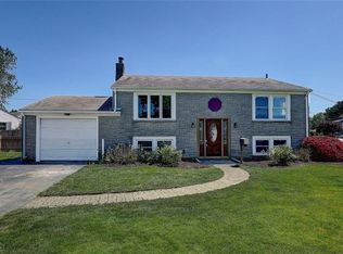 1 Pinehurst Rd, Riverside, RI 02915