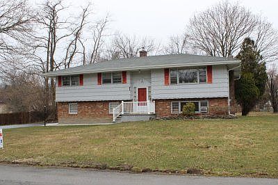 3rd image of 36 Park Hill Dr