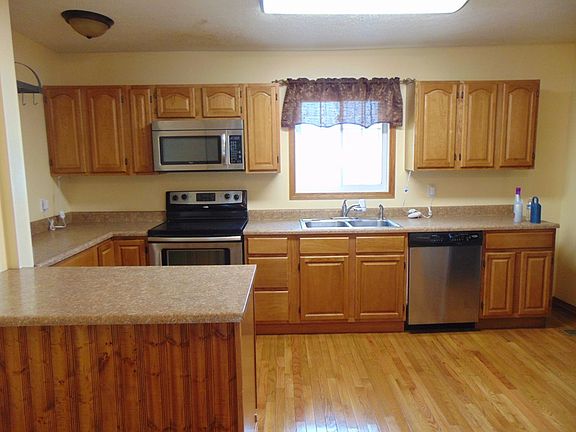 4th image of 5561 Wilson Ave